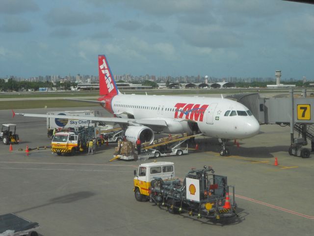 Airbus A320 (PR-MYO) - Embarque no voo JJ3879, FOR-GRU, dia 07/03/2013.