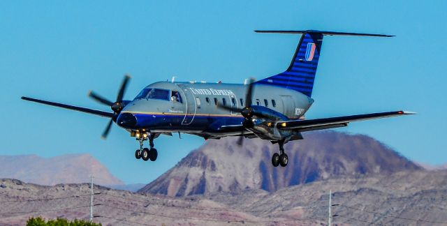 Embraer EMB-120 Brasilia (N284YV) - N284YV United Express 1994 Embraer EMB-120ER s/n 120.284 - Las Vegas - McCarran International Airport (LAS / KLAS)br /USA - Nevada October 18, 2012br /Photo: Tomás Del Coro