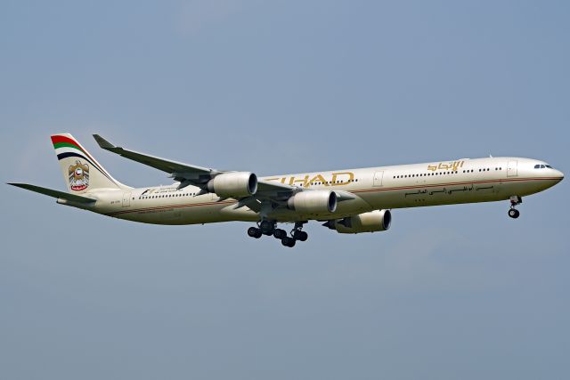 Airbus A340-600 (A6-EHI)