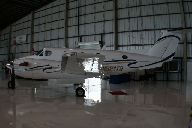 Beechcraft Super King Air 300 (N821TB)