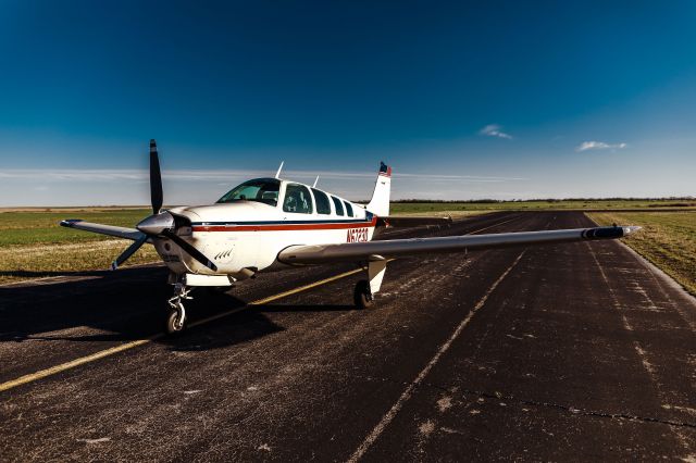 Beechcraft Bonanza (36) (N67230)