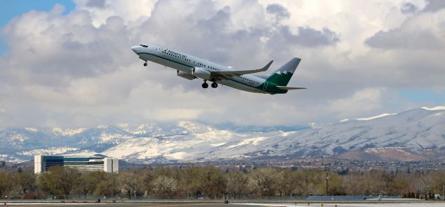 Boeing 737-800 (N916NN) - American's "Reno Air" heritage paint on the climb away from Reno/Tahoe International's 16R and headed to Dallas via Austin (RNO-AUS-DFW).