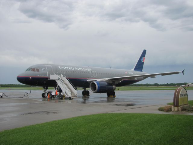 Airbus A320 (N434UA)