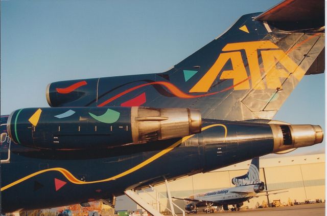 BOEING 727-200 (N772AT)
