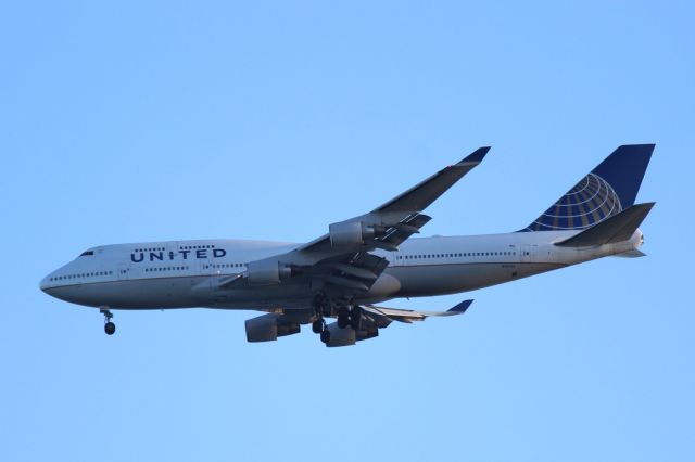 Boeing 747-400 (N197UA)