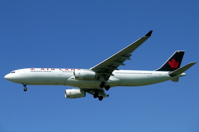 Airbus A330-300 (C-GHKX)