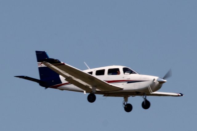 Piper Cherokee (N857P)