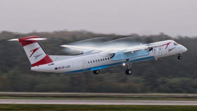 de Havilland Dash 8-400 (OE-LGG)
