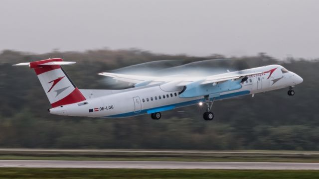 de Havilland Dash 8-400 (OE-LGG)