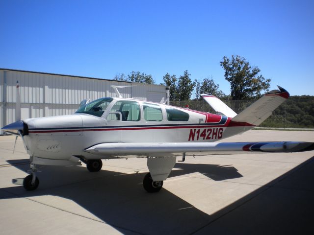 Beechcraft 35 Bonanza (N142HG)