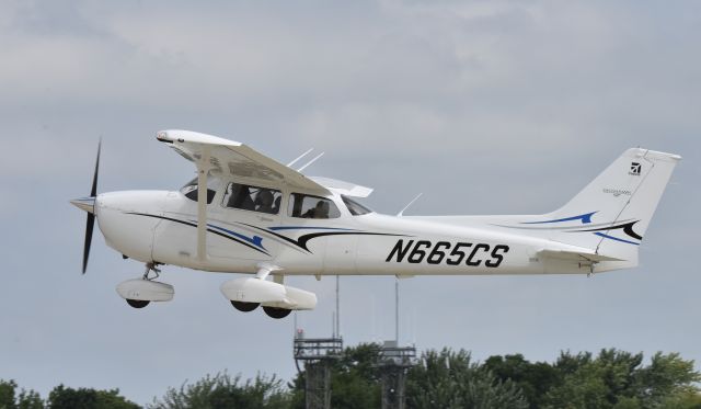 Cessna Skyhawk (N665CS) - Airventure 2017