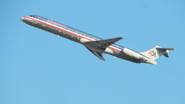 McDonnell Douglas MD-83 (N7546A) - N7546A shooting off of 36R at KDFW for MMGL