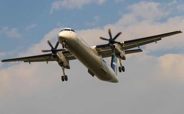 de Havilland Dash 8-400 (C-GEWR)