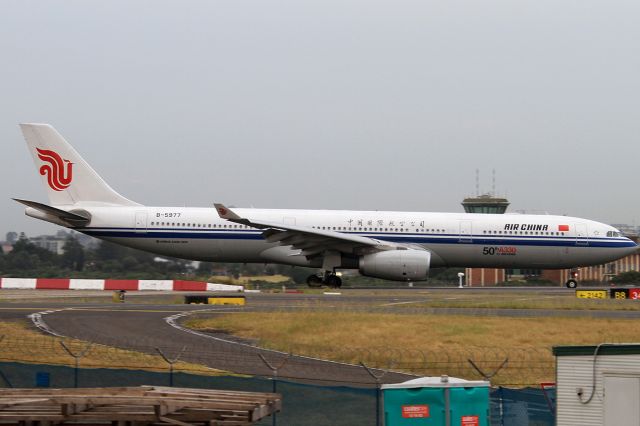 Airbus A330-300 (B-5977)