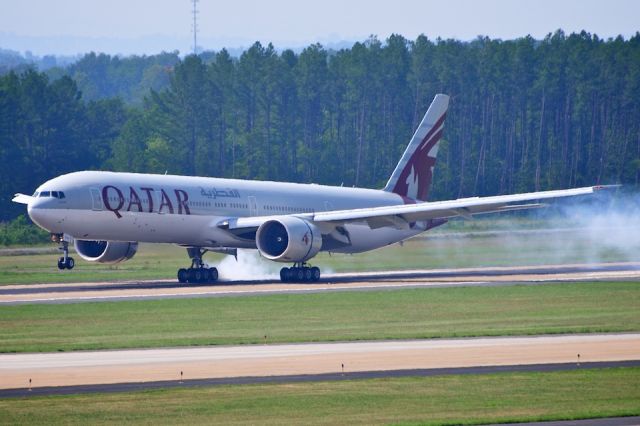 BOEING 777-300ER (A7-BAA)