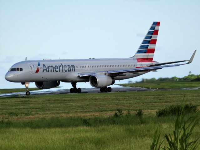 Boeing 757-200 (N197AN)