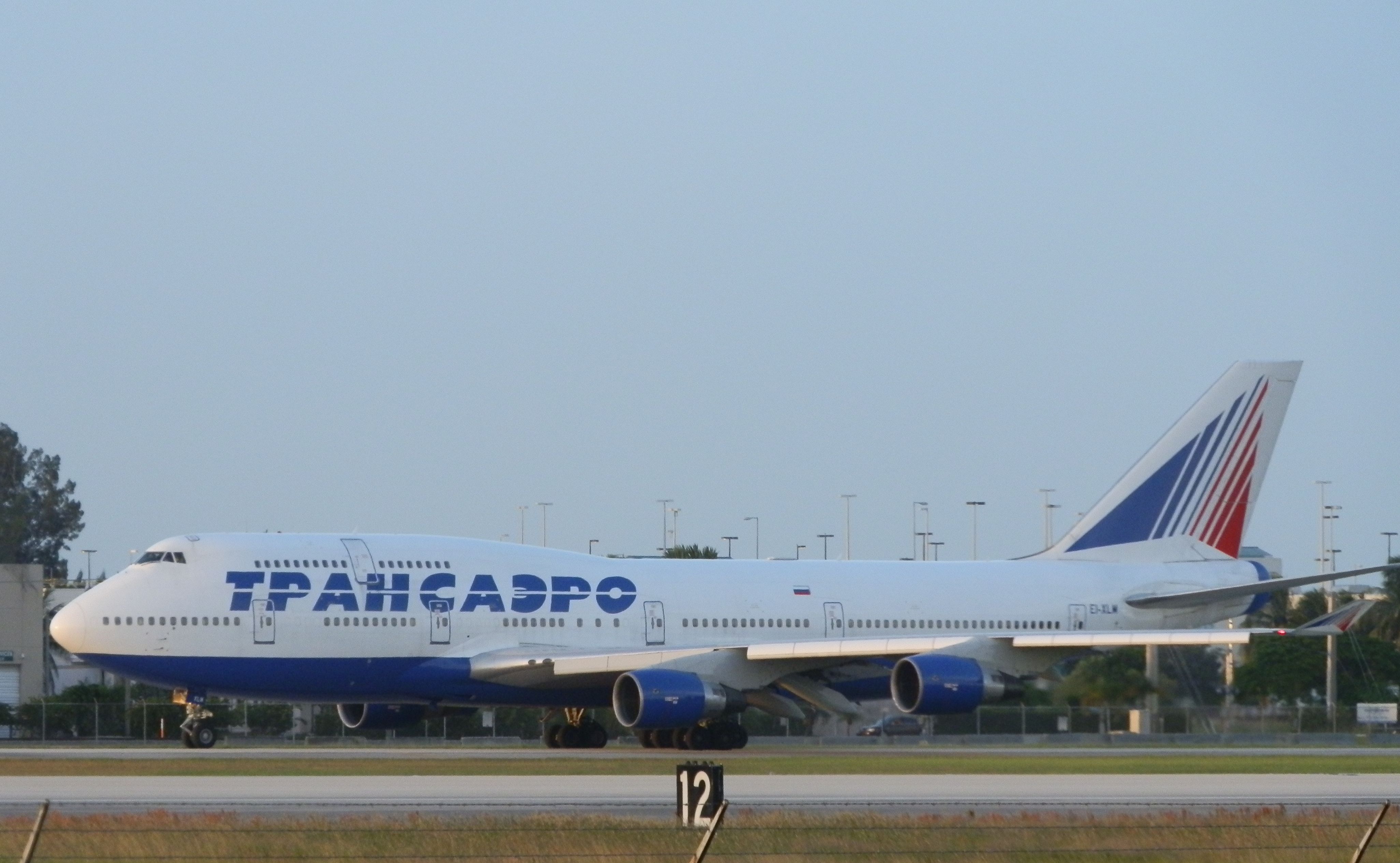 Boeing 747-400 (EI-XLM)