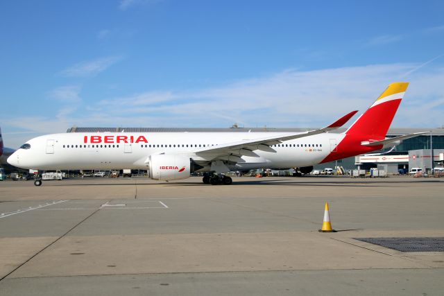 Airbus A350-900 (EC-OAV) - Taxiing to depart rwy 27R on 10-Oct-23 operating flight IBE3175 to LEMD.