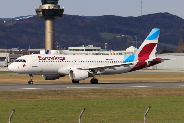 Airbus A320 (9H-EUT)