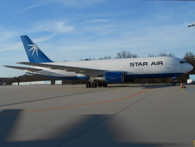 BOEING 767-300 (OY-SRK)