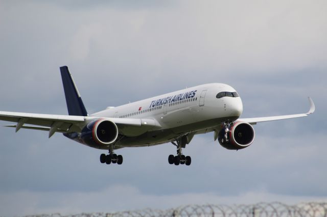 Airbus A350-900 (TC-LGL) - Turkish Airlines A350-900 on final approach into LHR, landing on runway 27R.br /br /This specific aircraft, 3 others which are in the Turkish fleet (TC-LGI, TC-LGJ, TC-LGK, TC-LGL) and 2 others which are to be delivered, were for Aeroflot, but due to sanctions were not delivered. Turkish airlines then purchased them, but had not removed the livery, making an interesting 'hybrid' livery.br /br /Location: Northern Perimiter Road (LHR), beside runway 27R.br /Date: 09.09.22