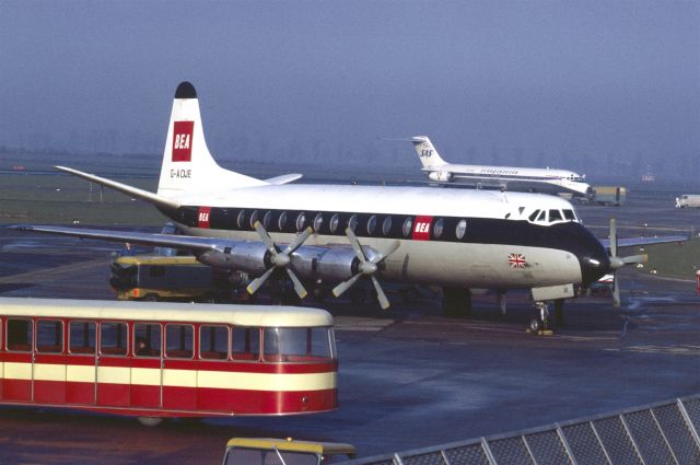 VICKERS Viscount (G-AOJE) - January 1969 at Düsseldorf (EDDL)