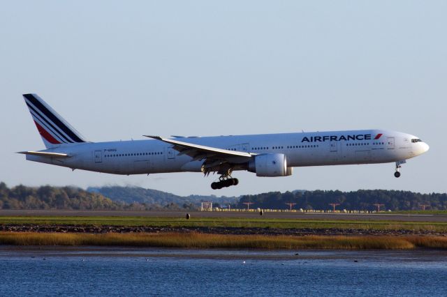 BOEING 777-300ER (F-GSQG)