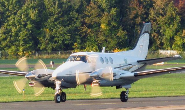 Beechcraft King Air 90 (RLI331) - RELIANT AIRs new King Air 90. RELIANT AIR has the lowest fuel price on the Danbury (KDXR) airport.