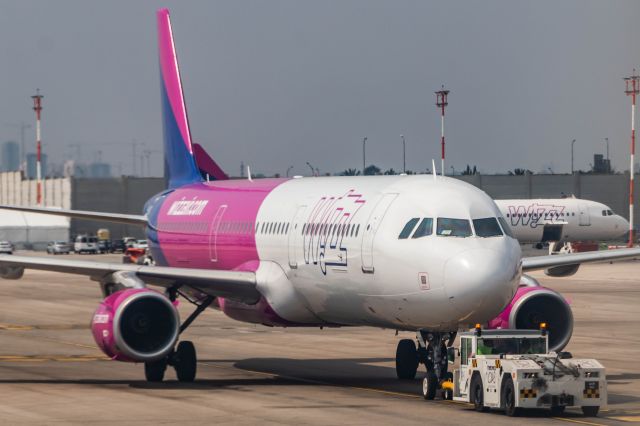 Airbus A321 (HA-LXG)