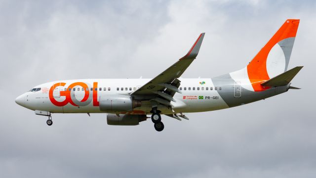 Boeing 737-700 (PR-GEI)