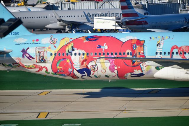 BOEING 777-300 (HL8250) - A close up detail shot. ORD 11-14-18