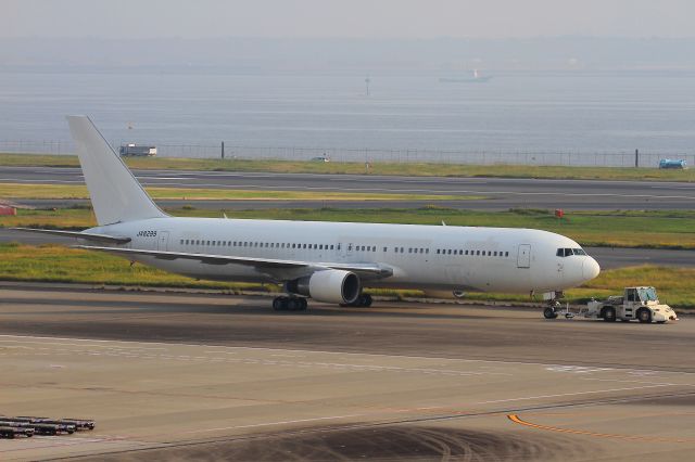 BOEING 767-300 (JA8299)