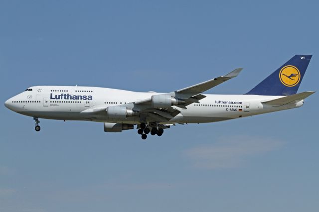 Boeing 747-400 (D-ABVC)