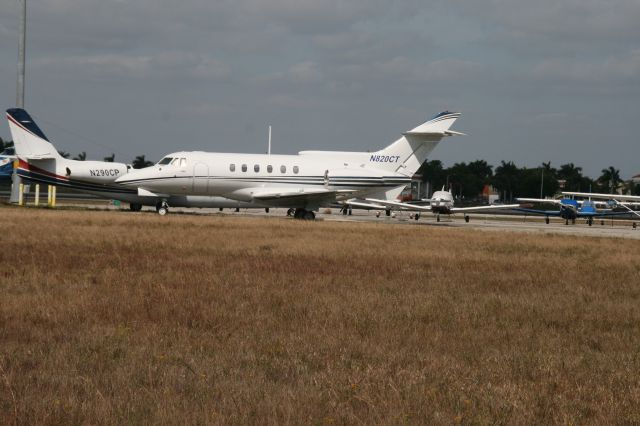 Hawker 800 (N820CT)