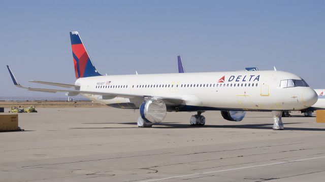 N553DT —
