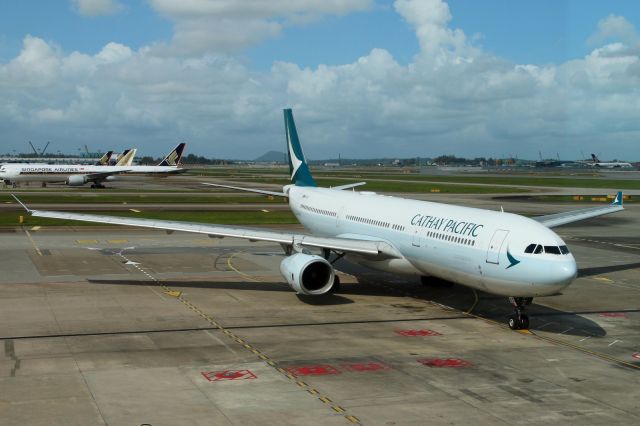 Airbus A330-300 (B-LAD)