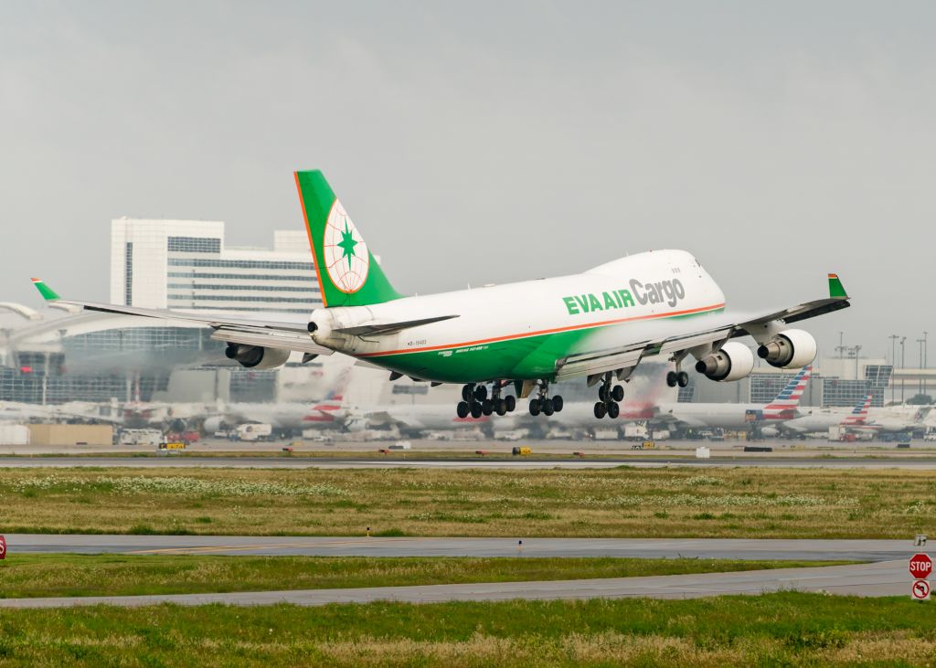 Boeing 747-400 (B-16483)