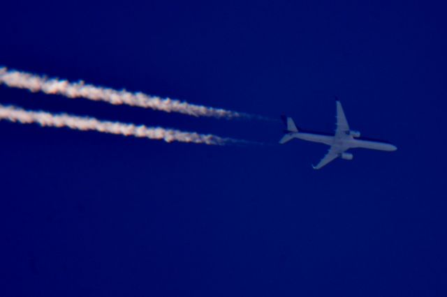 Boeing 757-200 (N757AF) - Trump on the way to Des Moines 30 miles south of Cleveland 40,000 ft. 09.13.16.