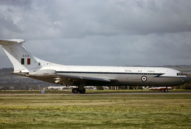 XR808 — - UK - AIR FORCE - VICKERS VC10 C1 - REG XR808 (CN 828) - EDINBURGH RAAF BASE ADELAIDE SA. AUSTRALIA - YPED (27/9/1981)