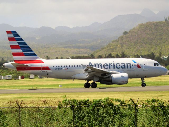 Airbus A319 (N710UW)