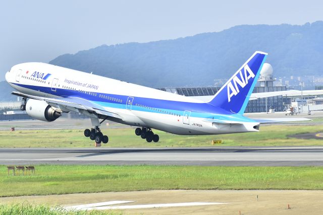 Boeing 777-200 (JA743A)