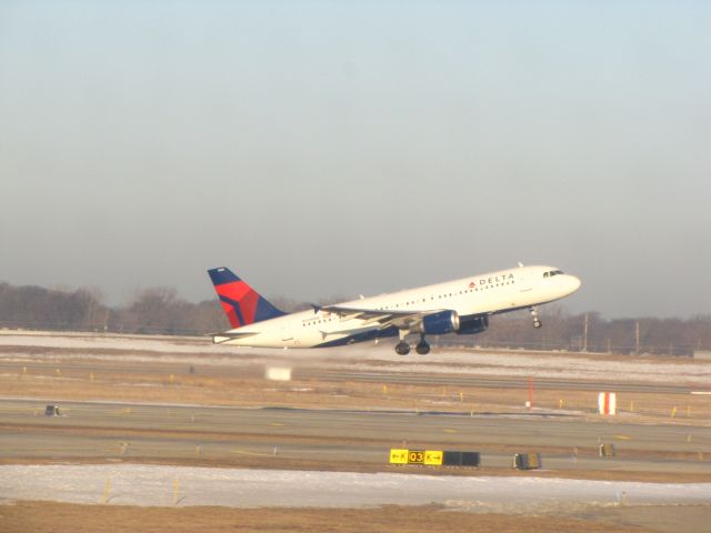 Airbus A320 (N328NW)