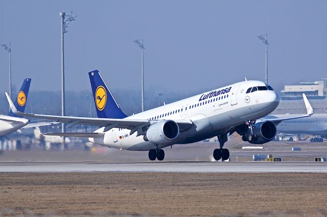 Airbus A320 (D-AIWA)