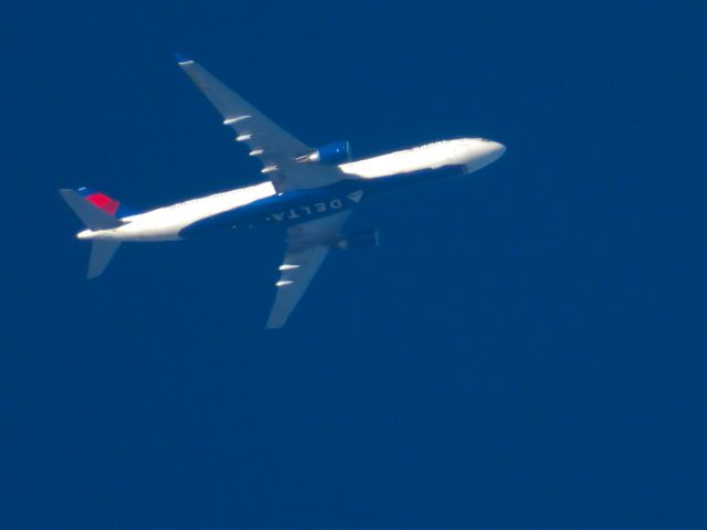 Airbus A330-300 (N822NW)