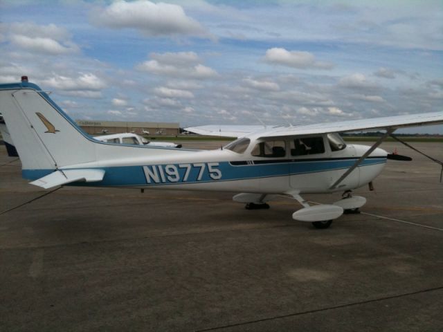 Cessna Skyhawk (N19775)