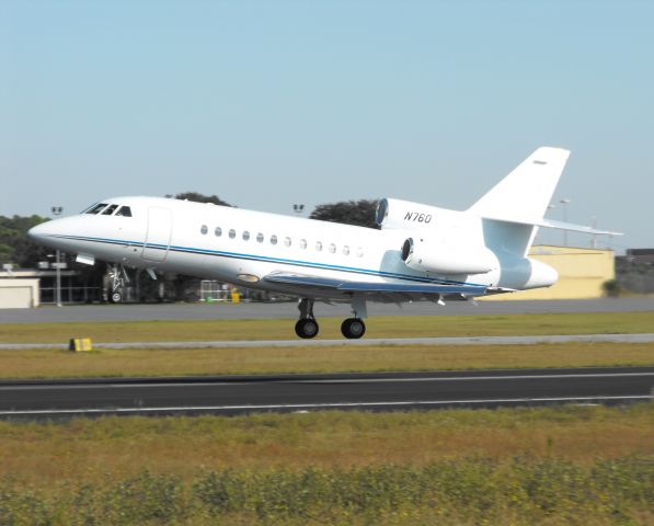 Dassault Falcon 900 (N760) - Departing RWY 36