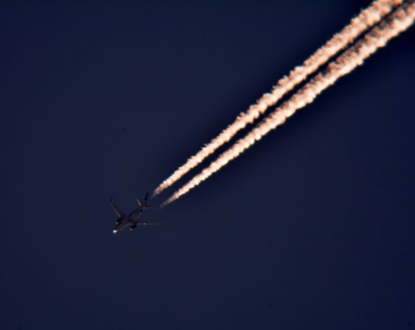 Boeing 737-700 (N851AM) - AeroMéxico 692 Lic. Benito Juarez Intl to Toronto Pearson Intl over Cleveland 40,000 ft. 08.05.15.