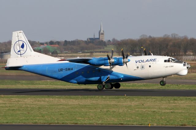 Antonov An-12 (UR-SMA)