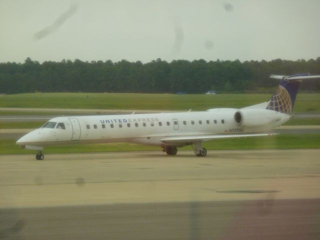Embraer ERJ-135 (N13956)