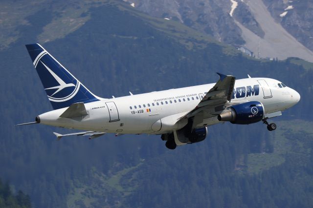 Airbus A318 (YR-ASB)